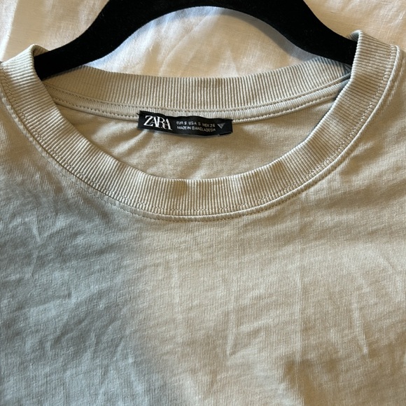 Zara T-shirt - Picture 3 of 3